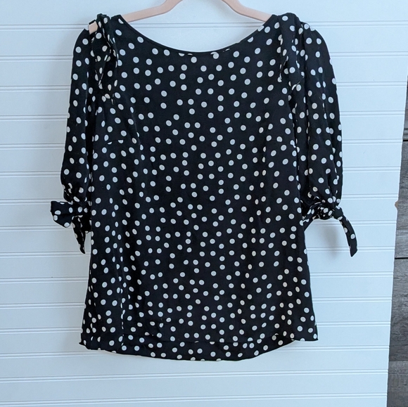 Dolce & Gabbana Black And White Polka Dot Silk Short Sleeve Blouse(10)46 - Picture 3 of 9